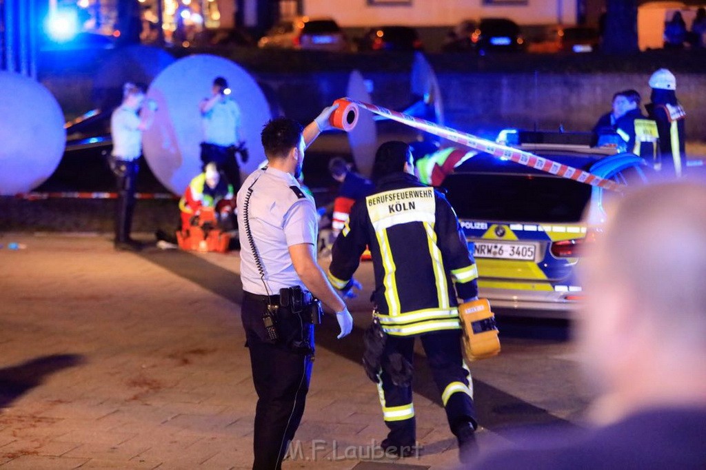 Einsatz BF Messerstecherei Koeln Neustadt Nord Eberplatz Platzmitte P005.jpg